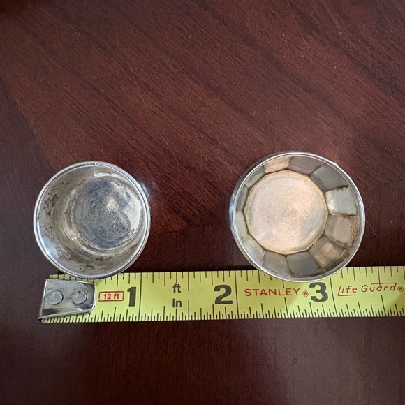 Elegant Sterling Silver Salt Cellar Set - Picture 9 of 12